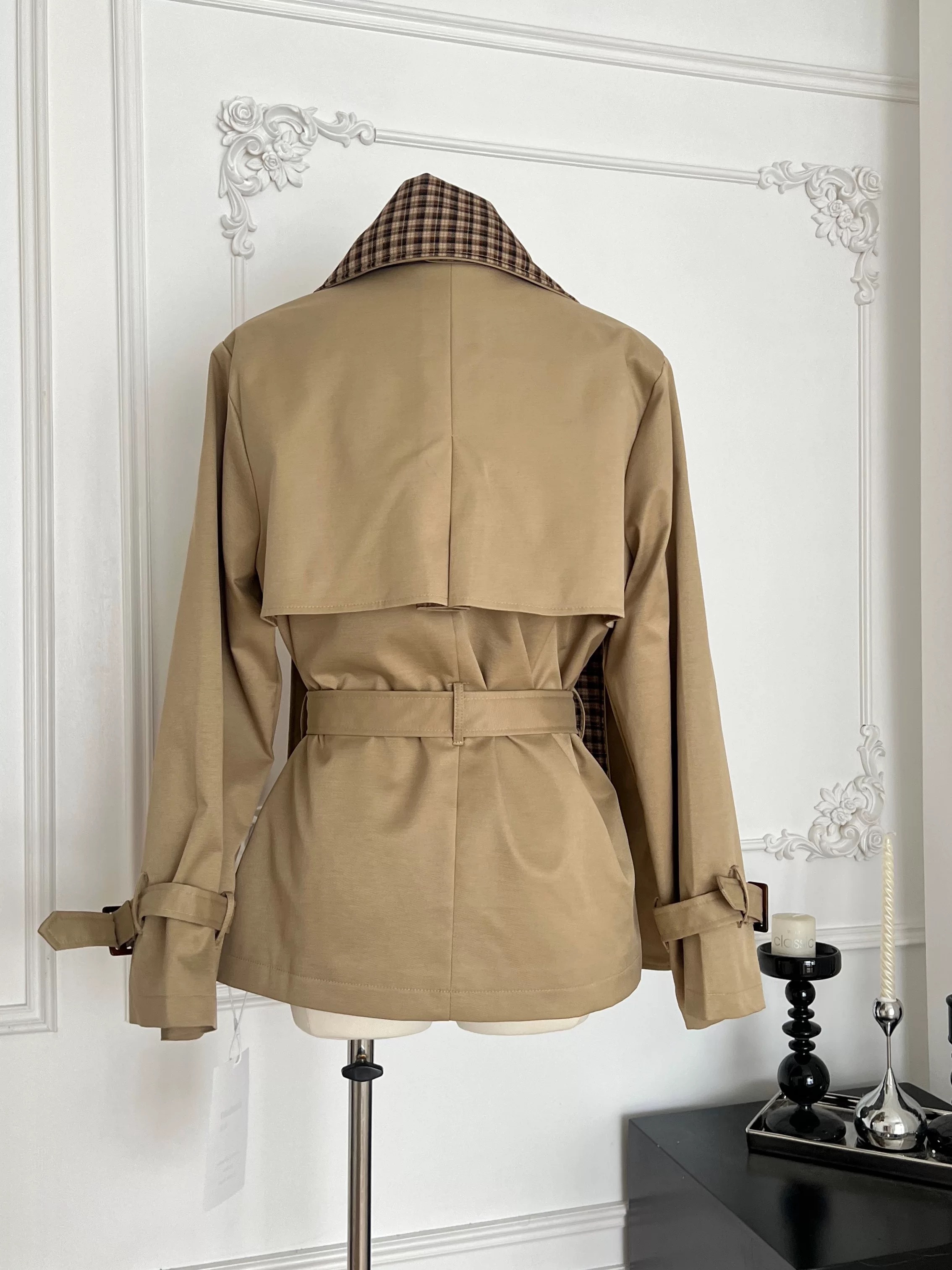 Have it on locked coat COA159 images